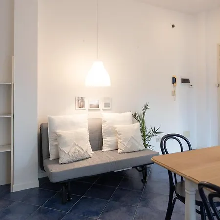 아파트 Casa In Centro Tre Locali Con Terrazzo 밀라노마리티마