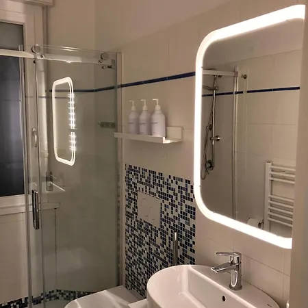 Casa In Centro Tre Locali Con Terrazzo דירה *