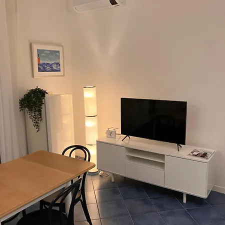 Casa In Centro Tre Locali Con Terrazzo דירה *
