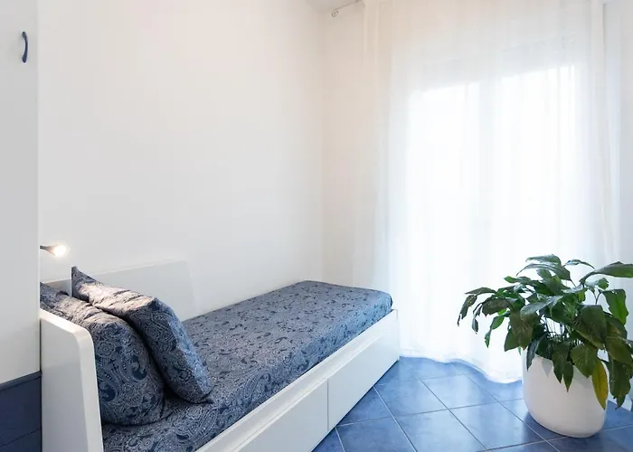 Casa In Centro Tre Locali Con Terrazzo 밀라노마리티마